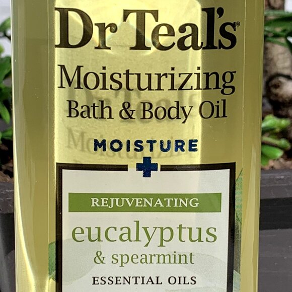 Dr. Teal's Moisturizing Bath & Body Oil Eucalyptus & Spearmint - Picture 3 of 10